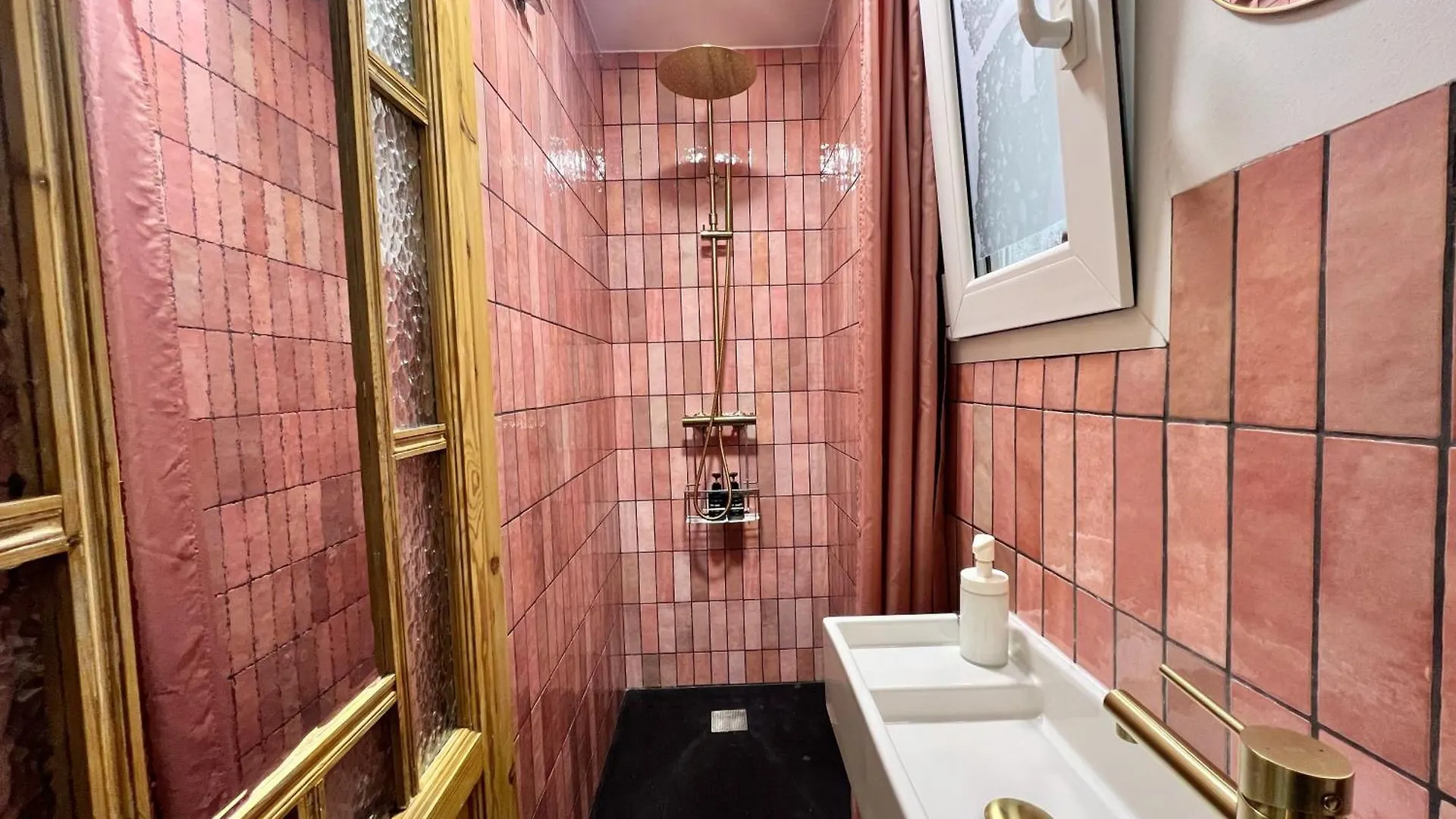Almodovar Apartment ברצלונה