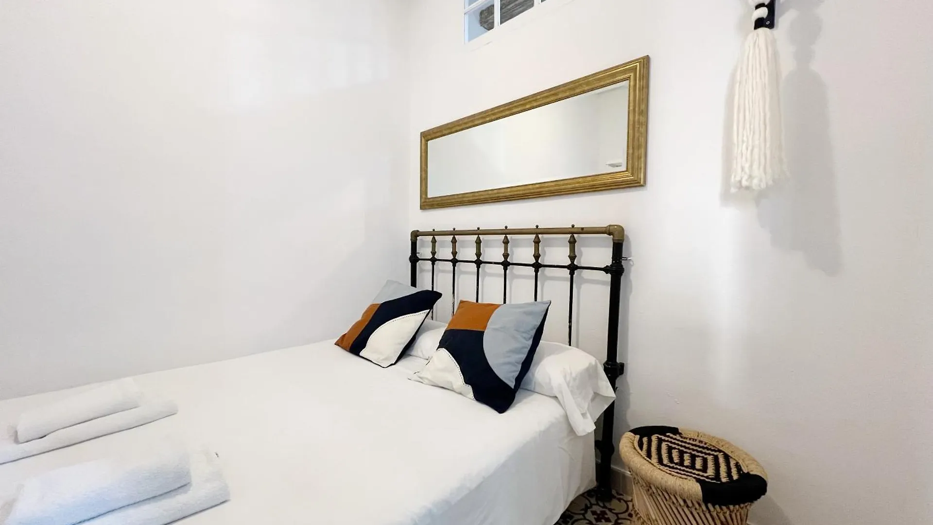Almodovar Apartment ברצלונה
