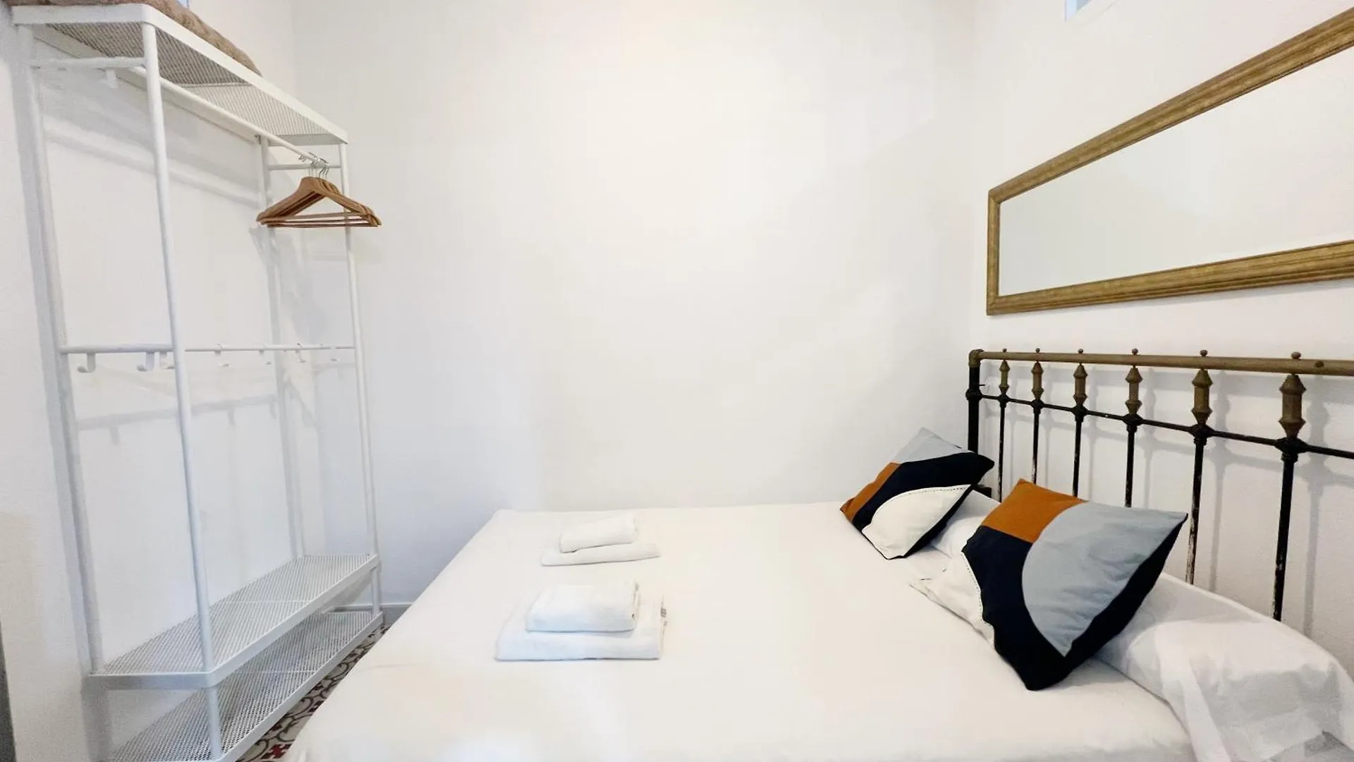 Almodovar Apartment ברצלונה ספרד